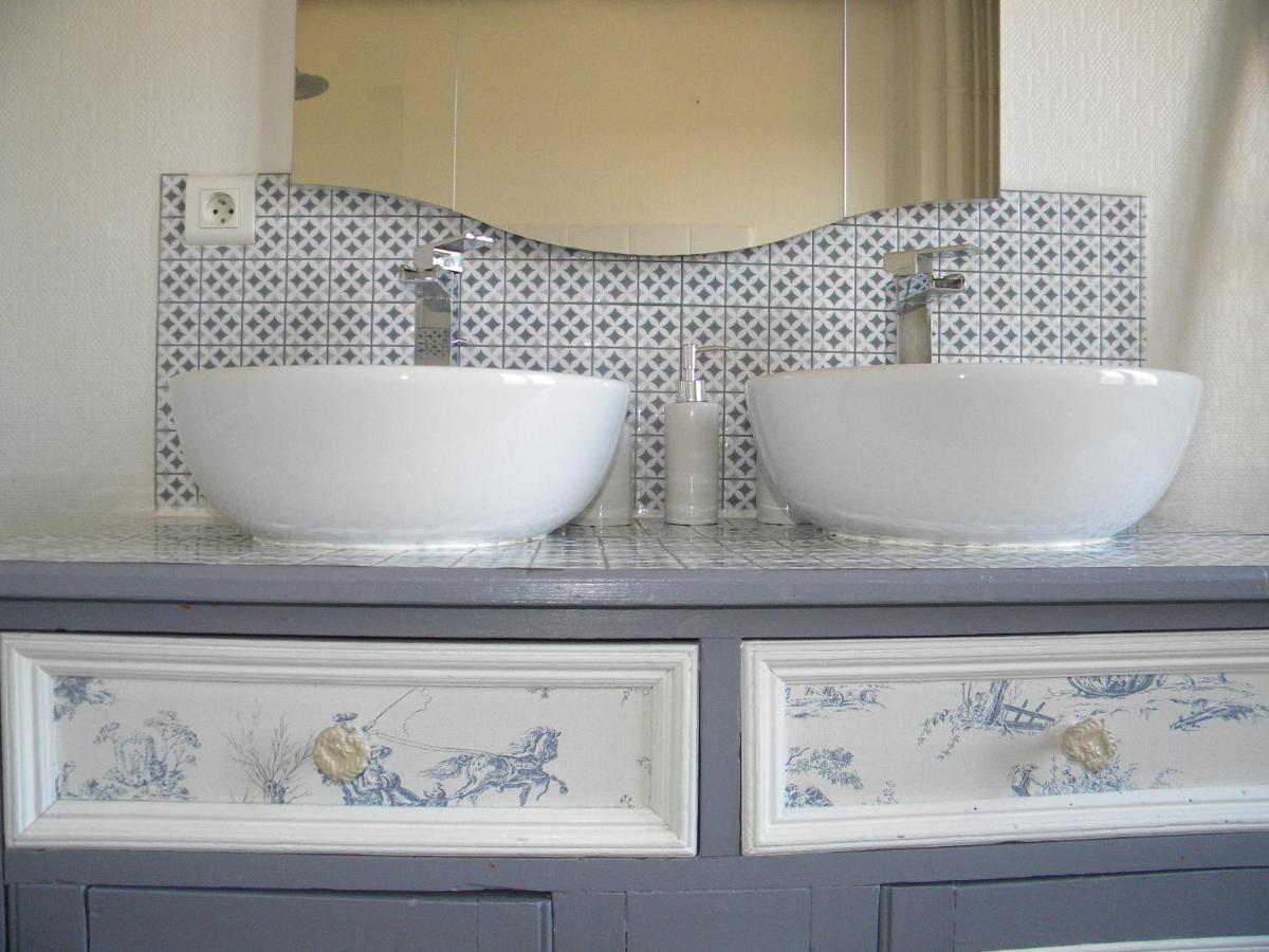 Gite Et Chambres D'Hotes Du Domaine Du Val Bruant 아크앙바로이스 외부 사진
